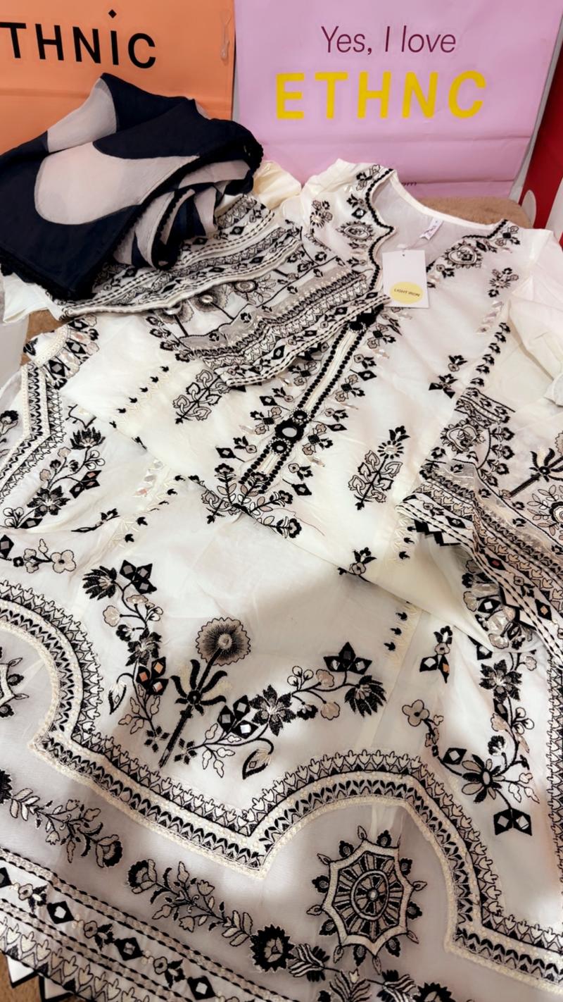 3pc Ethnc new arrival 9500