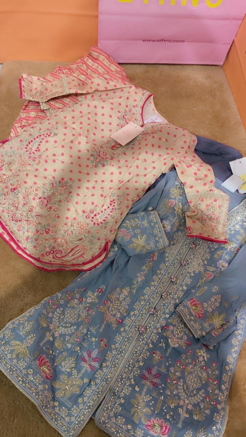 Kids 2 suits in 8500