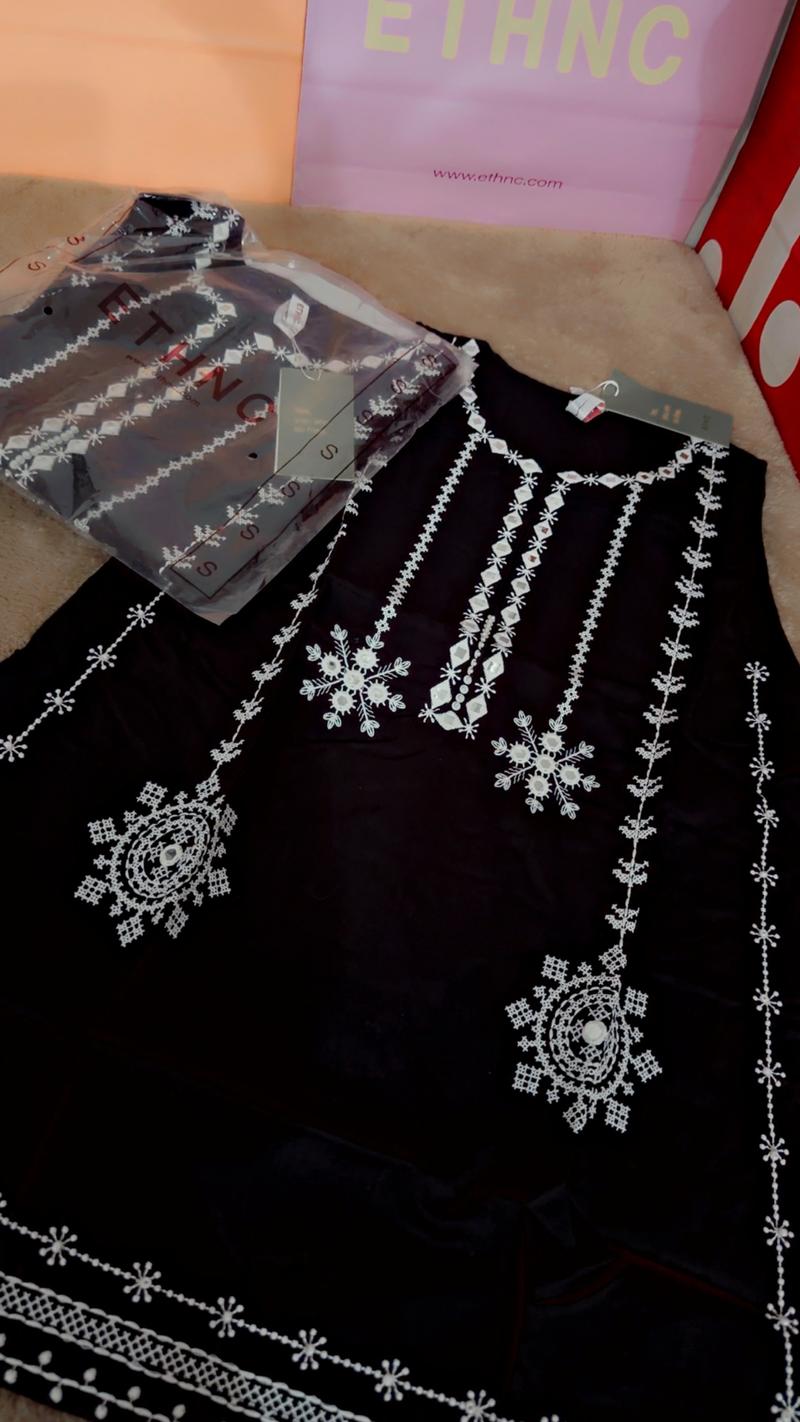 Summer Ethnc black mirror embroidered 2750