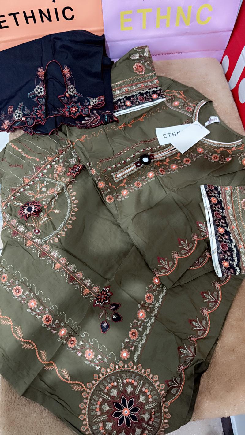 Green 2pc Ethnc new arrival small to medium