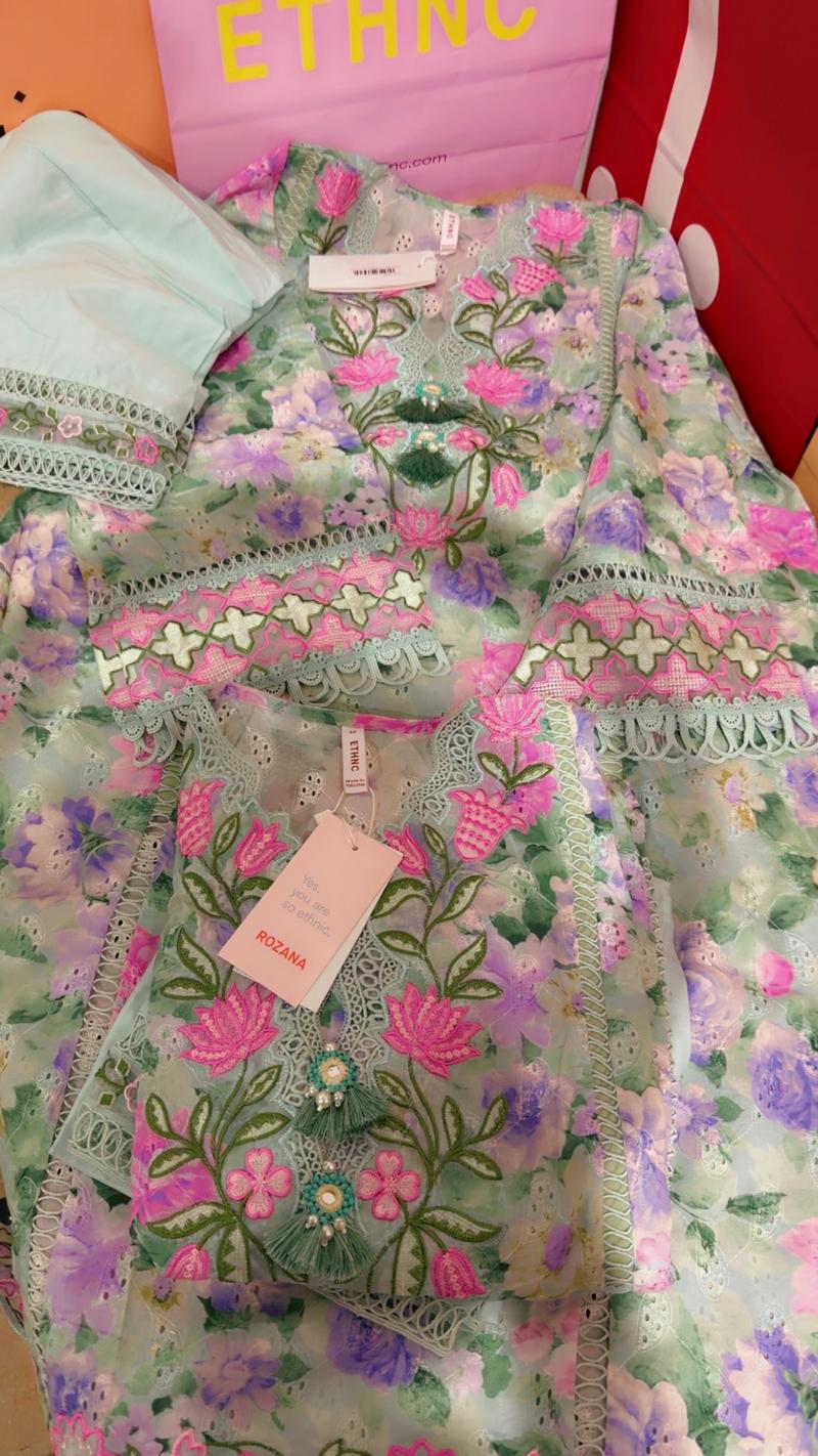 Fresh ethnic rozana suit 
