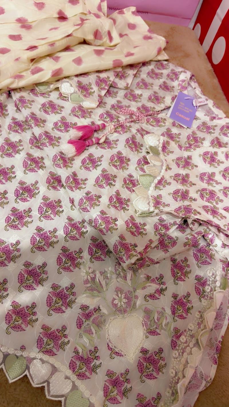 6500 pink chicken Ethnc fresh