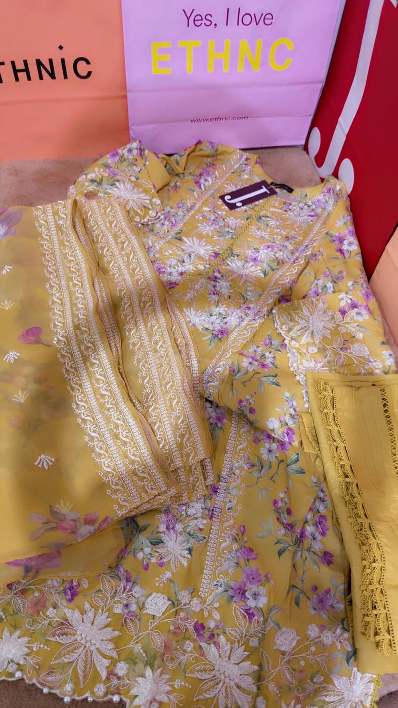 Butter yellow 