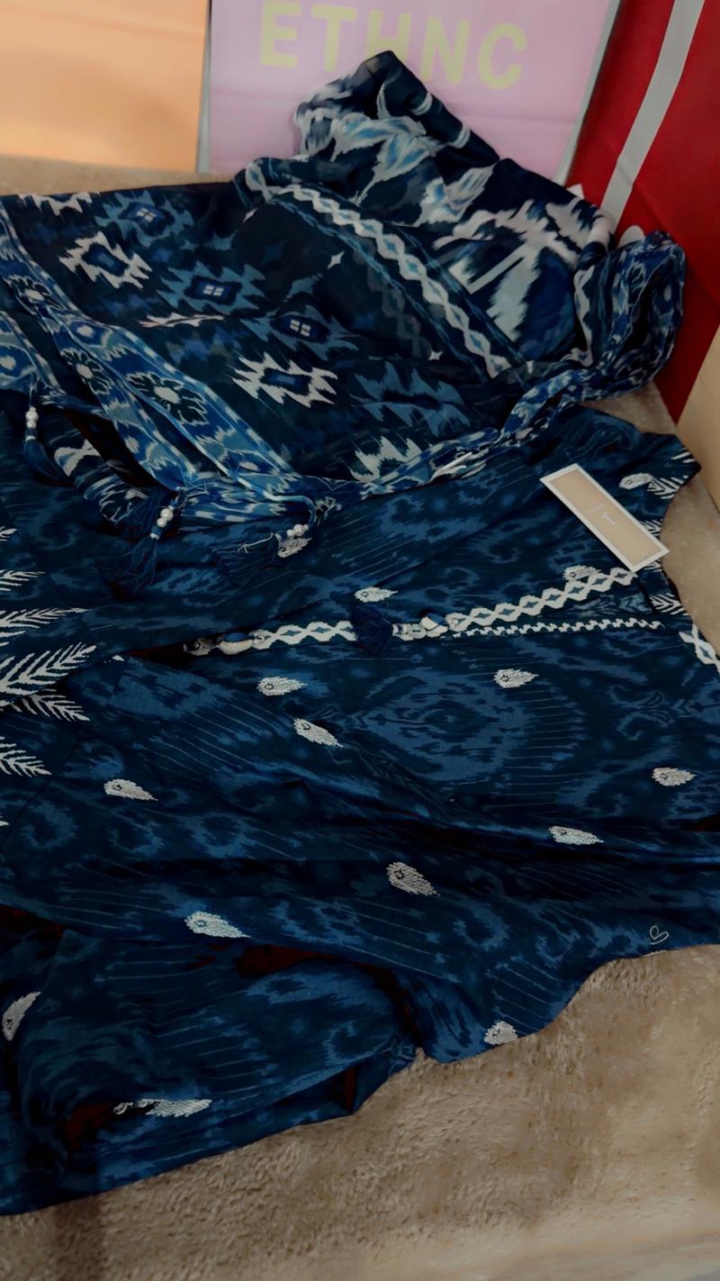 Blue 3pc large 5950 lawn 