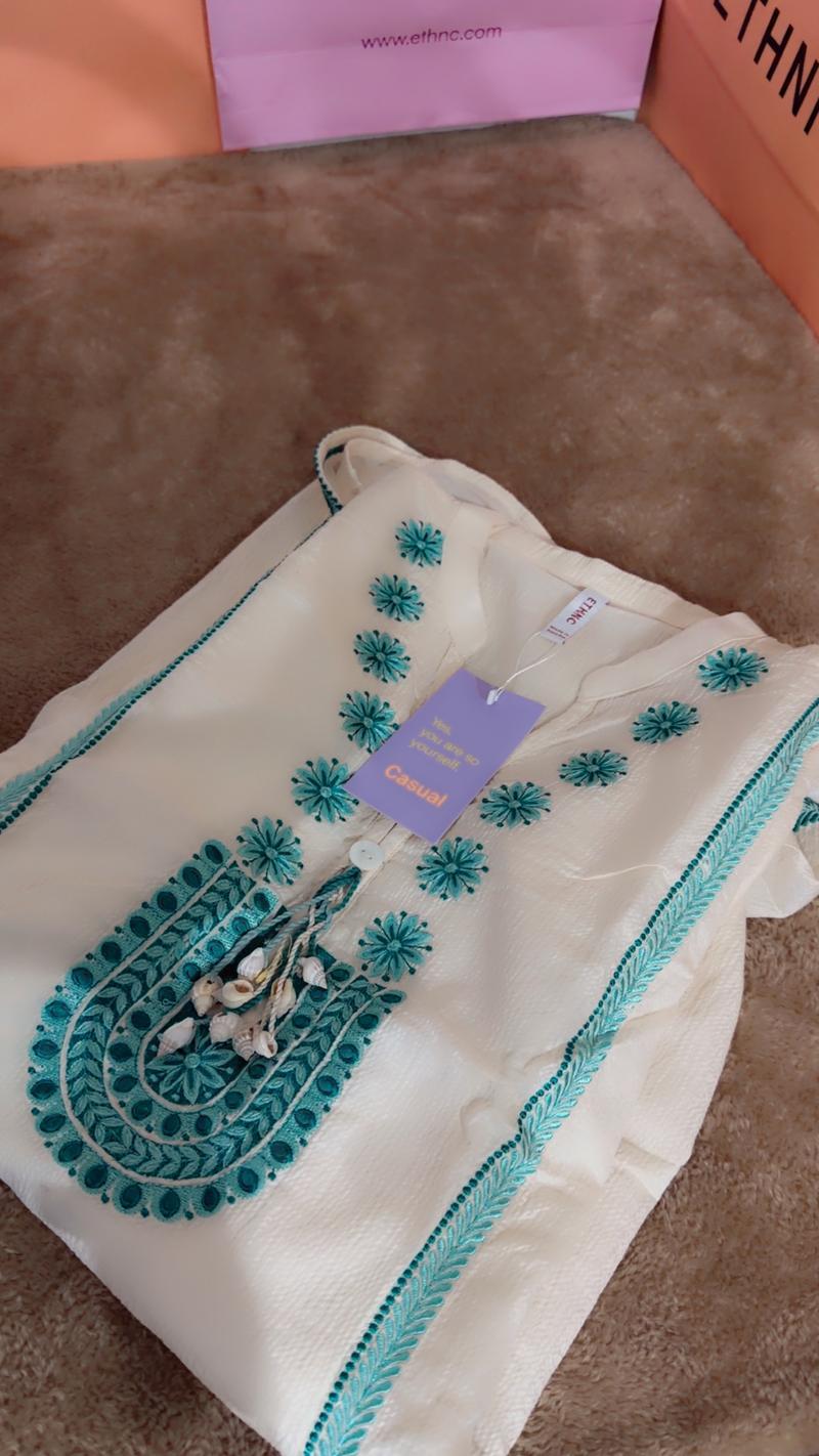 Shirt white on blue embroidered 