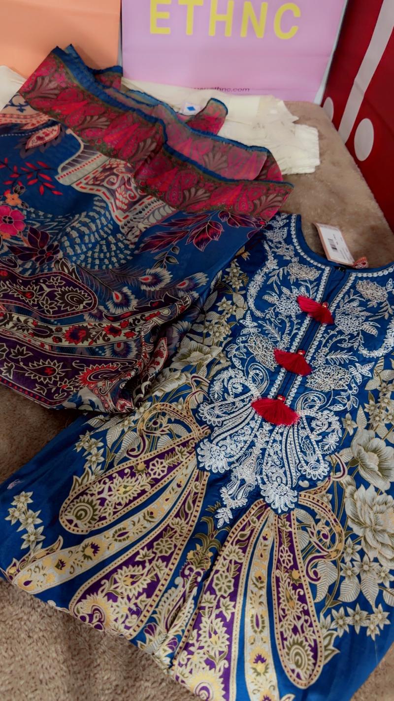 Blue embroidery large