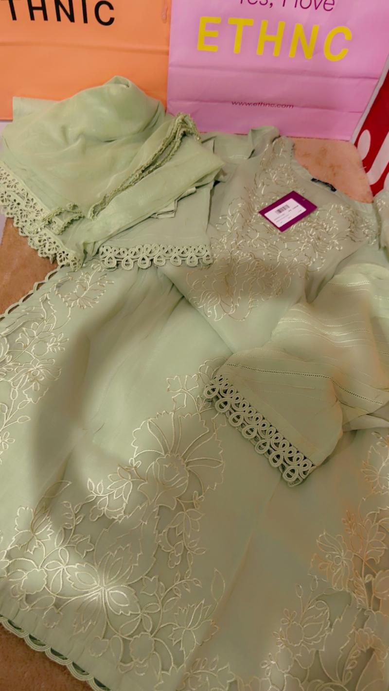 3pc Swiss lawn 3pc luxury 6950