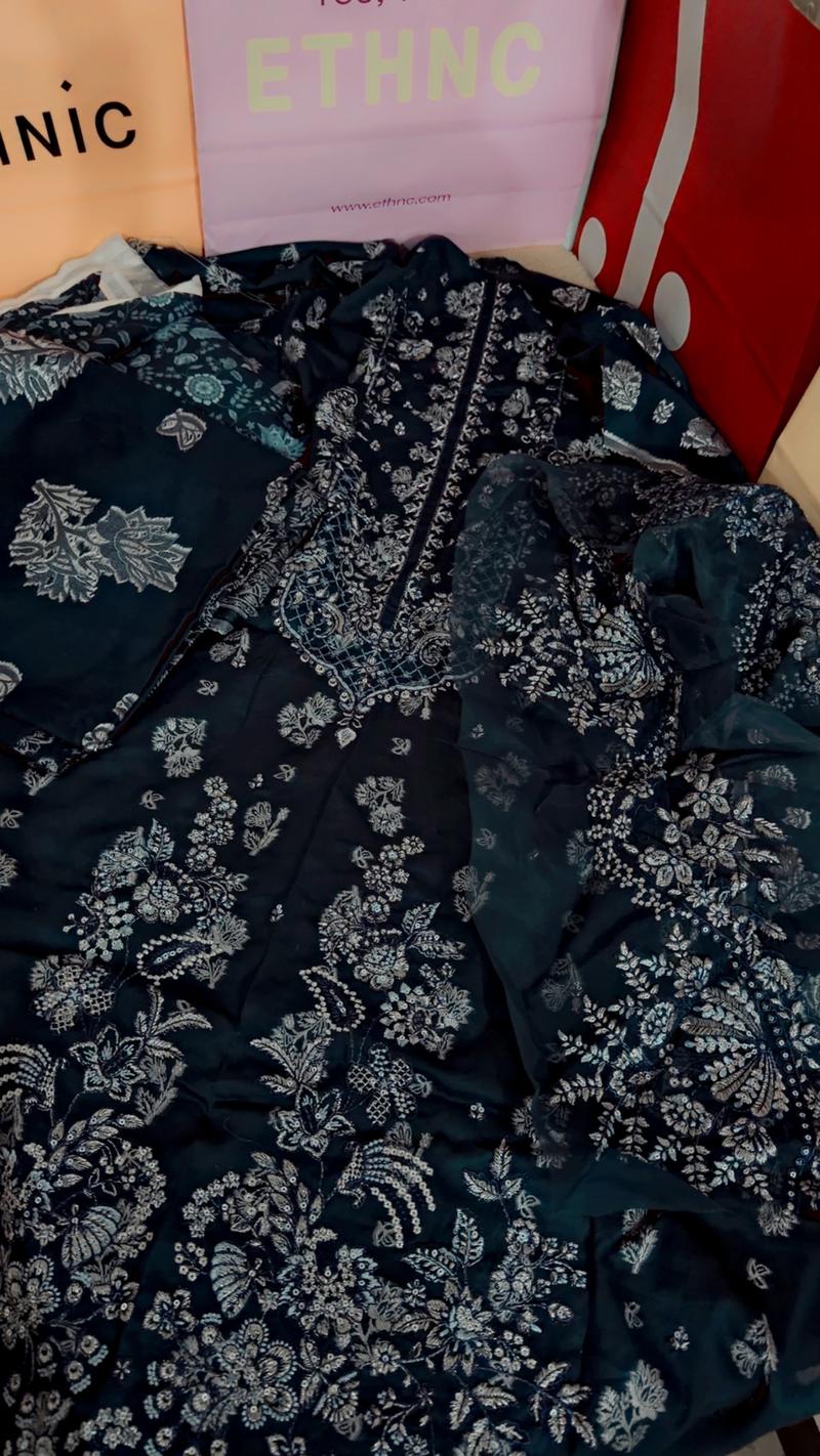 Luxury lawn 3pc suits 