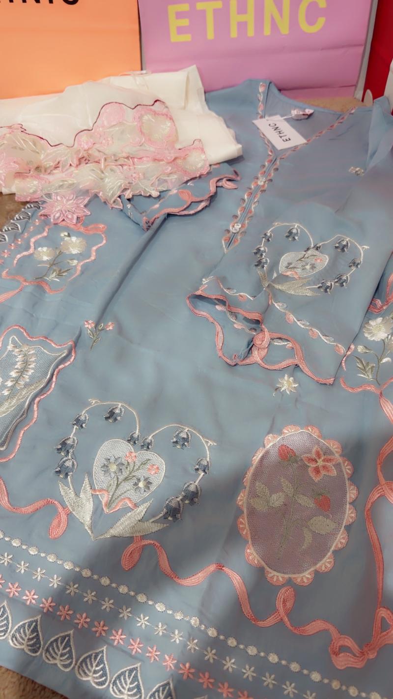 Ethnc embroidery sky white 2pc 5500