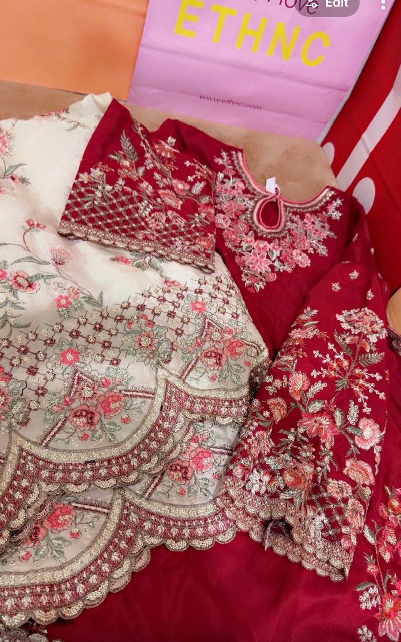 Formal look red dress 