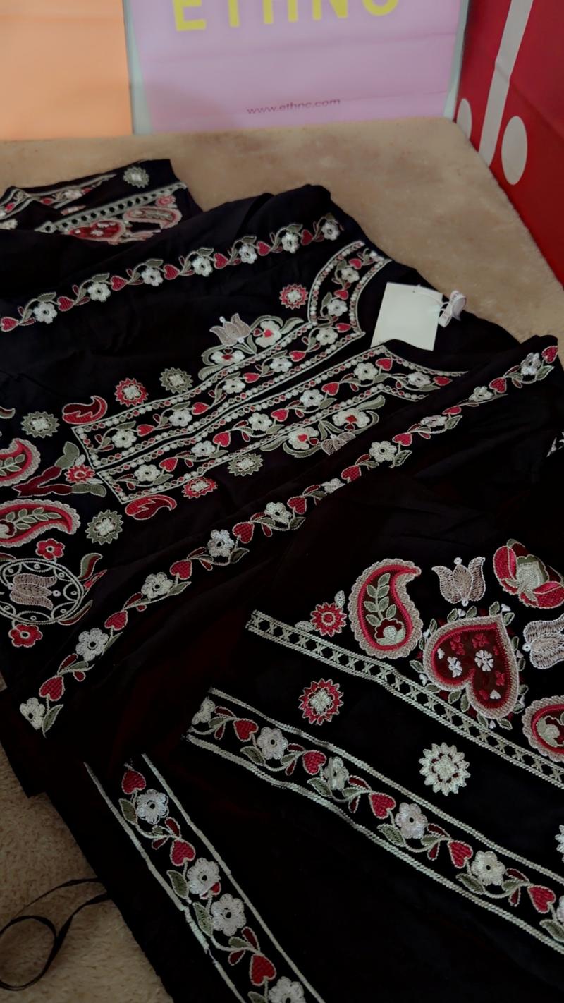 7400 black multi