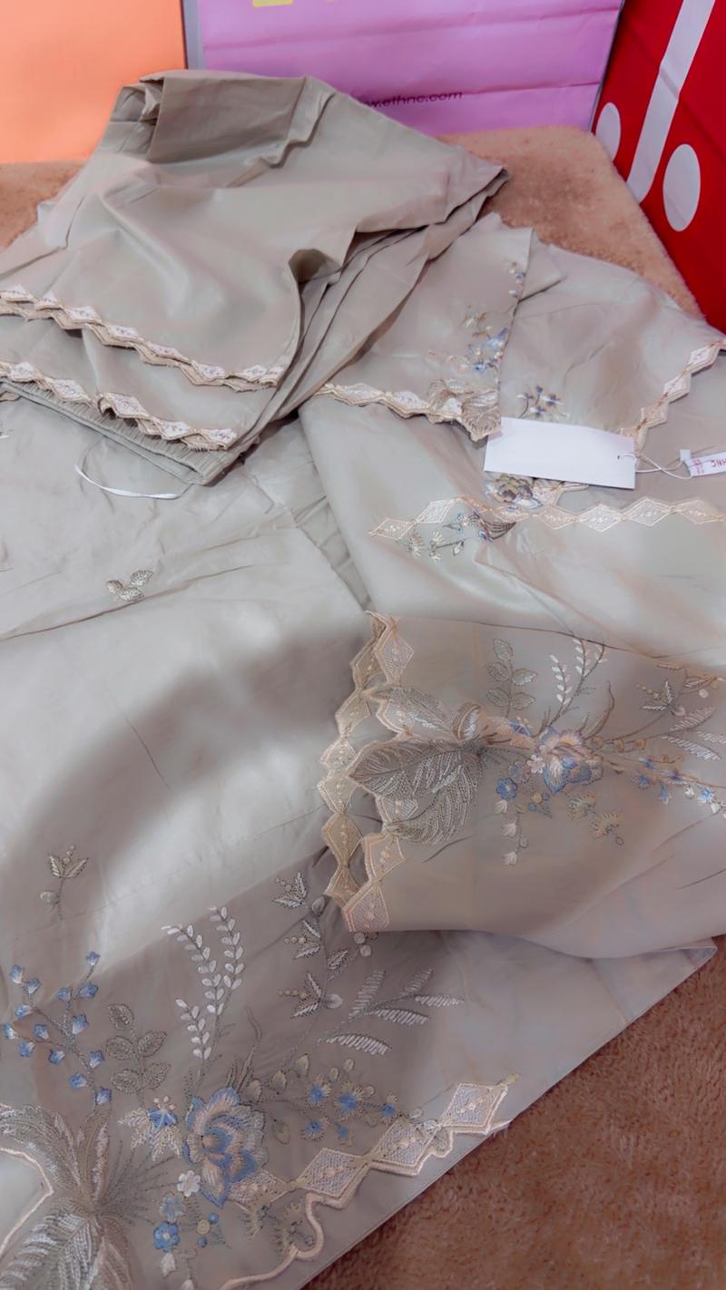 Ethnc embroidered 2pc lawn 6450