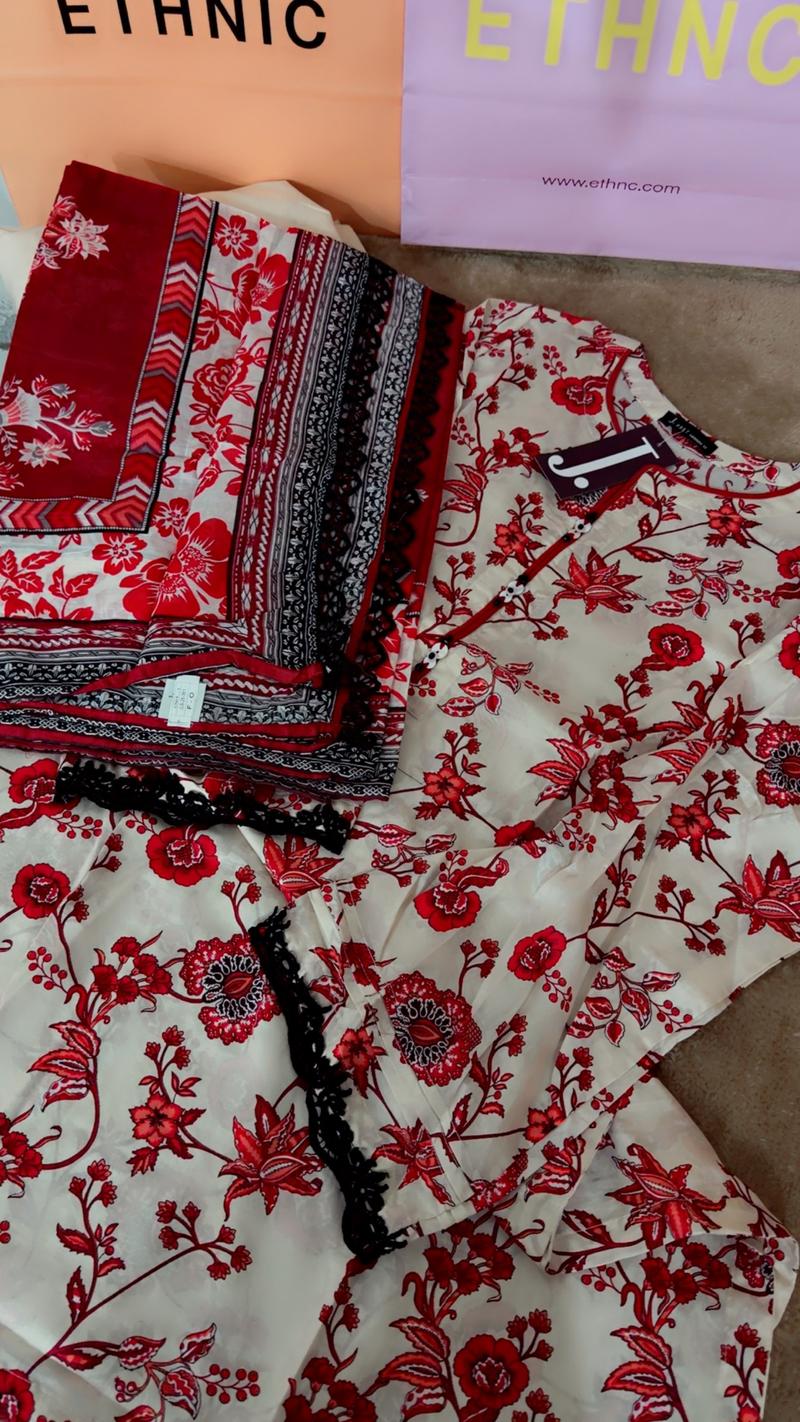 Lawn 3pc fresh arrival suit 