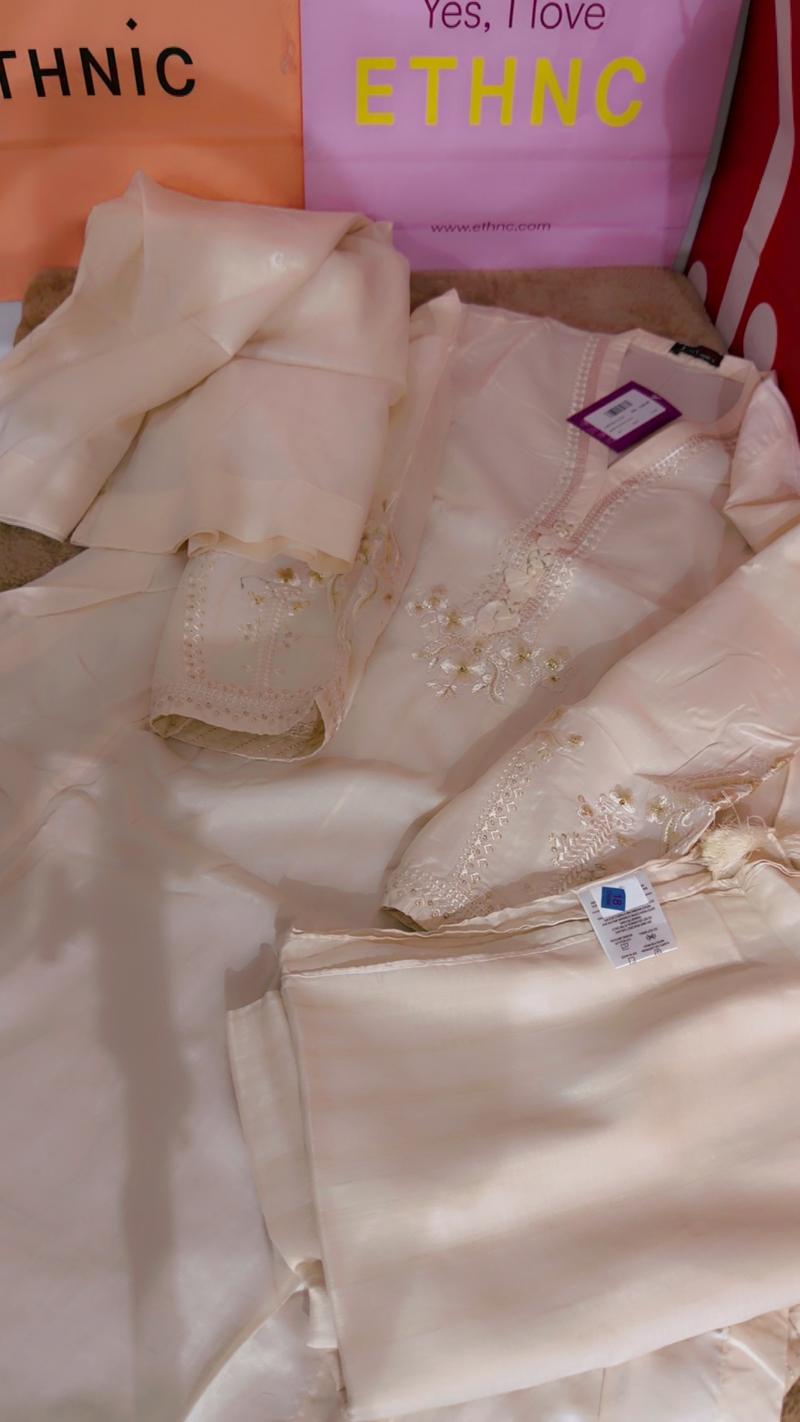 New arrival beige skin embroidery 3pc
