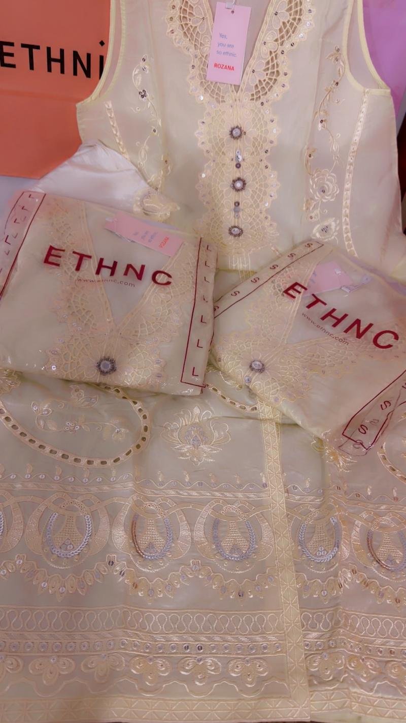Ethnc lemon 2pc fresh 5800 retails 24000
