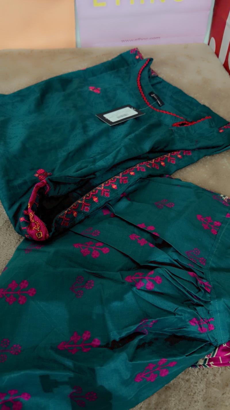 Green s 3950 j. Embroidery 